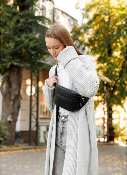 Жіноча умка на пояс бананка шкіряна Sambag Tirso Axis Dark чорнa зі шкіряним ремнем 81339001 фото