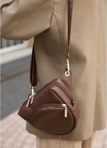 Жіноча кросбоді сумка бананка Sambag Sofi шоколад 88193020 фото
