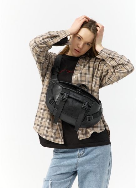 Велика шкіряна жіноча поясна сумка бананка Sambag DynamicDart чорна 80411101 фото